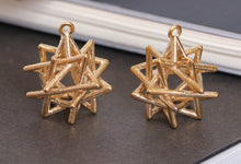 Load image into Gallery viewer, Tetrahedron Compound Earrings (Metal)